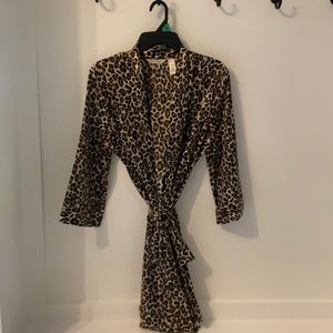 Leopard print silky robe
